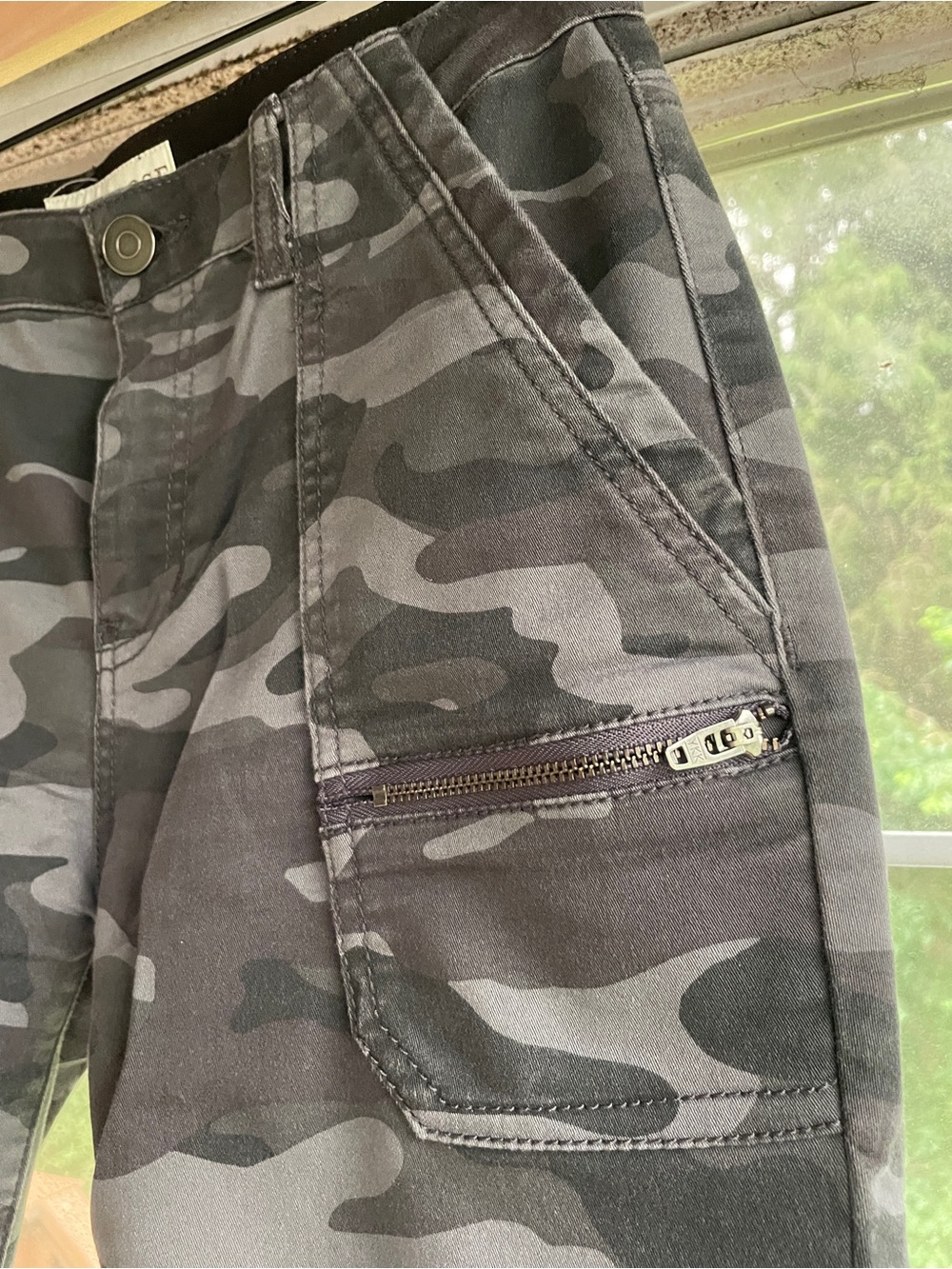 Gray Camo Zip Pocket skinny jeans
